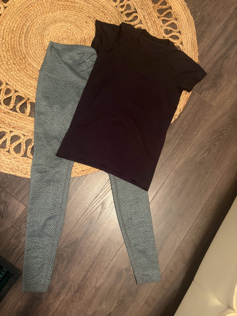 Lululemon outfit size medium